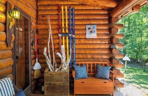 Harbor Springs Cabin | Beautiful cabin in Good Hart with water access!