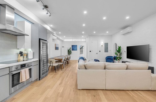 Midtown West Apartment | Beautiful Luxury 5 Bedroom 3 Bath Luxury Apartment in the Heart of NYC