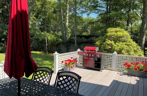 Springs Cottage | Beautiful, private 4-bedroom house near beaches, EH village