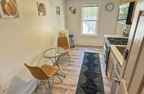 Woodstock Apartment | Beautiful Top Floor Unit in Downtown Woodstock!