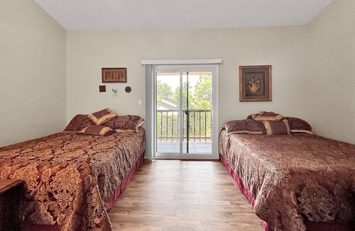 East Pensacola Heights House | Beautiful townhome with AC in charming Pensacola