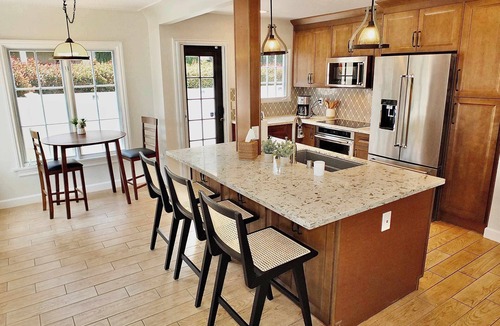 Belmont Shore House | Belmont Shore,2 Blocks to Beach,World Cup,Sleeps 6