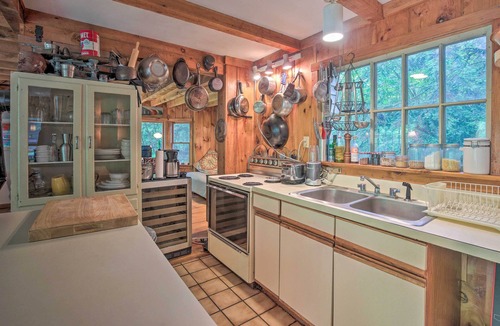 New Marlborough Cabin | Berkshire Riverfront Ski Cabin: Close to Hiking!