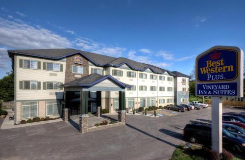 Town of Milo Hotel | Best Western PLUS Vineyard Inn and Suites