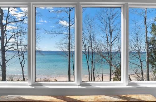 Idylwilde House | Blue Beech Estate- Beautiful Waterfront Estate!