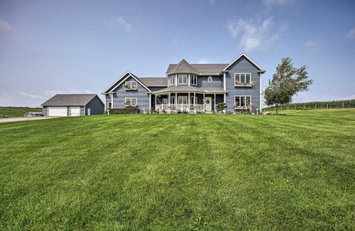 Shipshewana House | Blue Birds Perch: Stunning Home on Private Hilltop