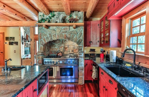 Homosassa Cabin | *Book Summer* Nature Cabin-HOT TUB Grill Fire Pit