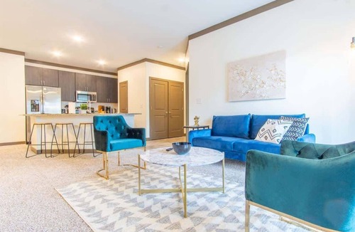Middletown Apartment | Boulevard Stays Charming 2BR, Parking