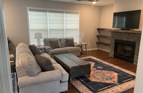 Georgetown House | Brand new home10 minutes to Ky Horsepark