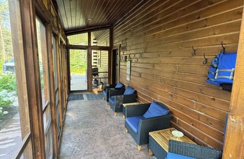 Spooner Cabin | Brand NEW White Pine Lake Retreat Log Cabin Private Lake, Dock, Kayaks, Firepit