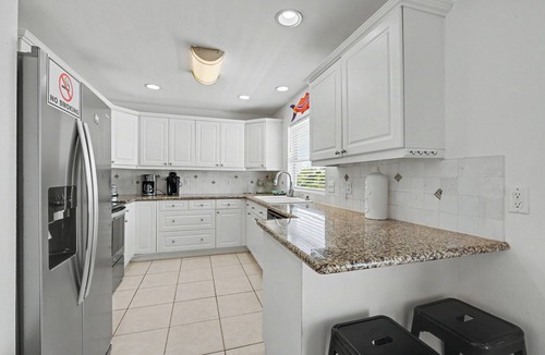 Toilla Segunda House | Bright & Airy Beach Home Just One Block to Beach Access w/Pool!