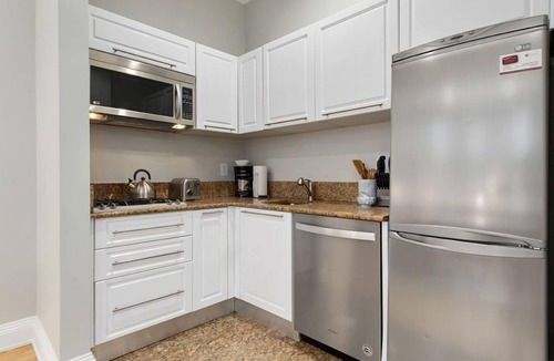 Midtown Condo | Bright & Comfortable 1BR at Synergy Madison