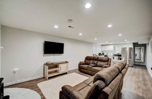 Bonneville Apartment | Bright & Spacious 3-bedroom Basement in Orem with WiFi, AC, In-Unit Laundry