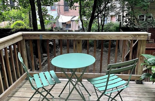 Bedford-Stuyvesant Apartment | Brooklyn matchbox studio apartment!