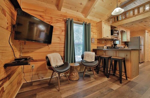 Lookout Valley Neighborhood Association Cabin | Bryce & River Group Rental