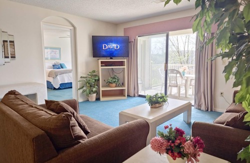 Branson Condo | By Strip~Walk-In~Clean~2 Kings~Outdoor Pool~HotTub