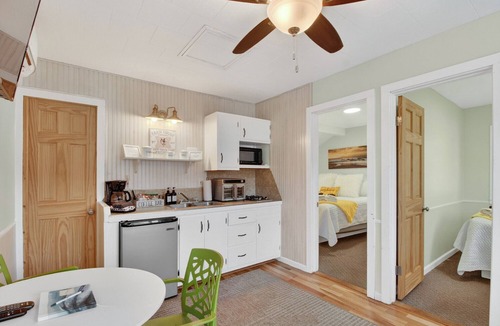 Arcadia Cabin | Cabin 7/Pleasant Valley Resort/Hot Tub/Sauna/BBQ