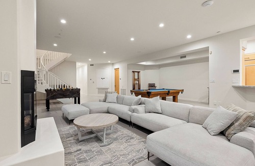 Copeland Hill House | Camelback Heights - 8BR Estate w/Pool, Theater & Camelback Views