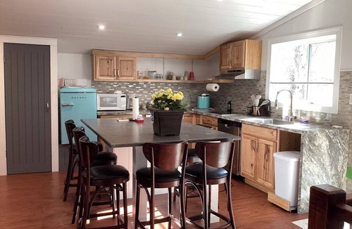 Wilmington Apartment | Camp Lily, Whiteface-Vacation, Modern Apartment, Perfect 2 bedroom with AC