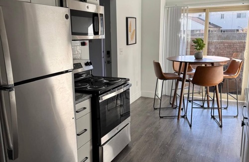 Canton House | Canton Centrally Located Extended Stay - Pool, Gym, Community Clubhouse, Kids Playscape. Close to highway and all major stores and shops, including IKEA.