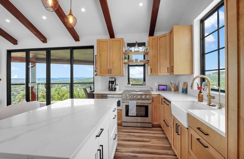 Canyon Lake Cottage | Canyon Lake Tree House: Modern 2BR Luxury w/Hot Tub, Decks & Stunning Views