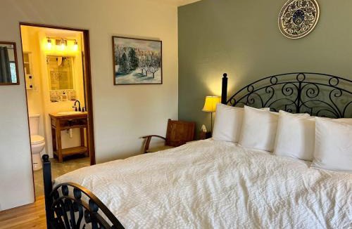 Northeast Santa Fe Bed & Breakfast | Casa Cuma Bed & Breakfast