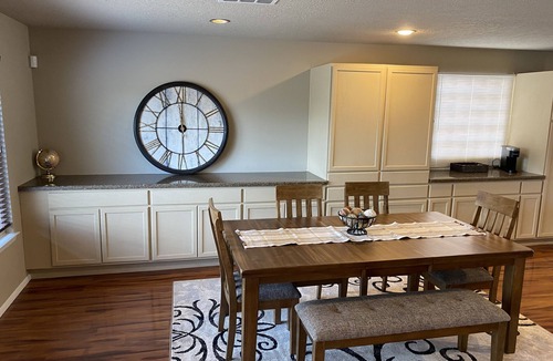 Northeast Heights House | Casa De La Roca