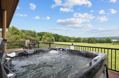 Town of Milo Cabin | Castello at Castle Point, 3 bedroom cabin with hot tub, pool table, lake view!