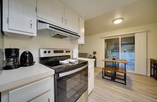 Lake Hills Apartment | Central Bellevue North Suite Near Downtown & I-90