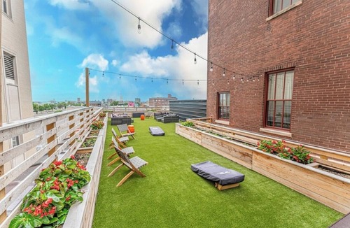 Downtown St. Louis Apartment | Charming 1-Bedroom, 1-Bathroom Loft in St. Louis with a Terrace, Rooftop, Gym