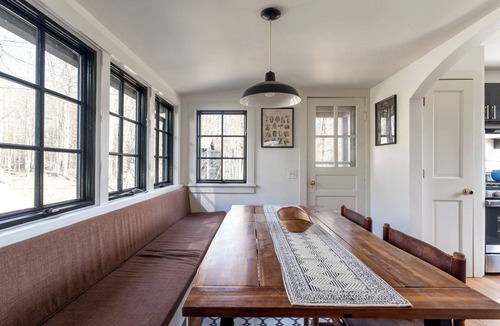 Woodstock Cottage | Charming 1-bedroom cottage in Woodstock with AC, WiFi min Monthly Rental