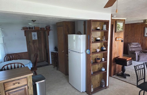 Simonton Lake Cottage | Charming 2-bedroom cottage "on Simonton Lake" in Elkhart, IN with WiFi and A/C