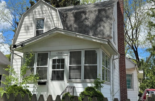 Jackson House | Charming 2-bedroom Private Upstairs Loft in house in enchanting Jackson