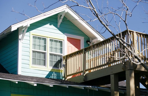 East Hill Apartment | Charming 2BR Retreat | Elegant & Fast WiFi