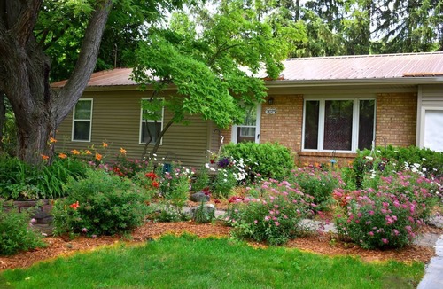 Mount Pleasant House | Charming 3-bedroom home in Mt Pleasant near colleges, Casino and children parks