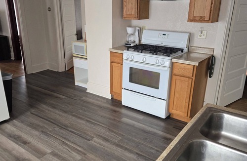 Bessemer Apartment | Charming 3-bedroom apartment with WiFi and AC in Bessemer