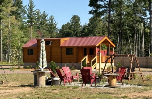 Gwinn Cabin | Charming 3-bedroom cabin in Gwinn - Snowmobile & ATV Trailhead - Pet Friendly