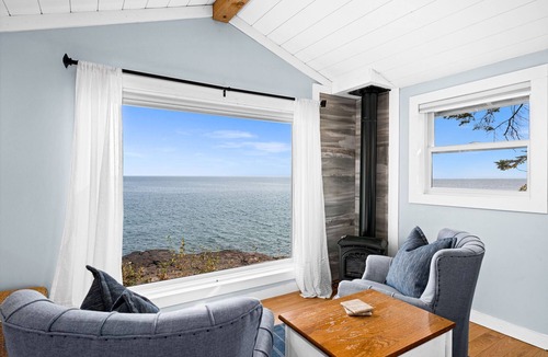 Two Harbors Cabin | Charming cabin only feet from Lake Superior
