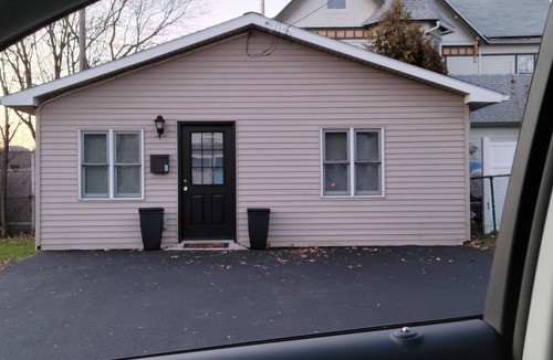 Catskill Cottage | Charming Cottage in the Heart of Catskill & Pet Friendly