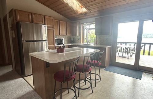 Cedar Cottage | Charming Cottage on North Shore of Little Traverse Lake-LeelanauCounty