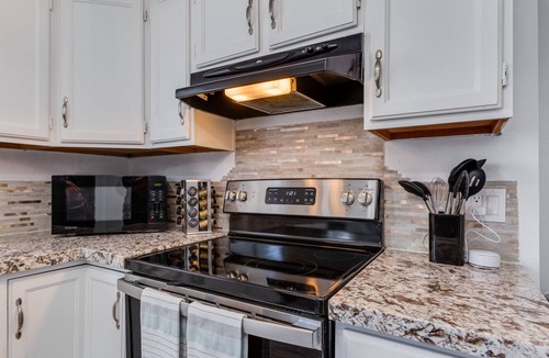 Deer Valley House | Charming, Cozy, Modern, Private 3BR Family Vacation Home with Backyard Oasis