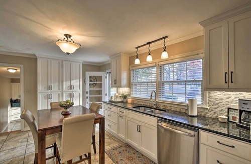Florence House | Charming Florence Getaway w/Fireplace & Grill!
