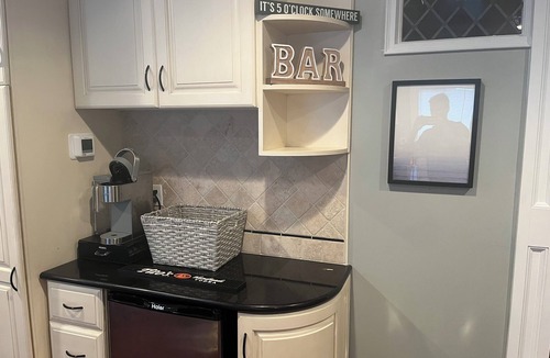 Luna Pier House | Charming house in Luna Pier MI, walking distance to beach and restaurants