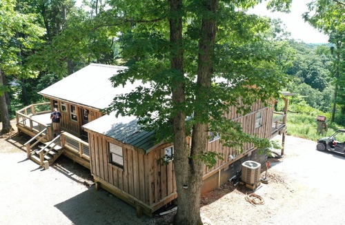 Nancy Cabin | 🤩 Charming Lake Side Retreat perched above scenic Faubush Creek.
