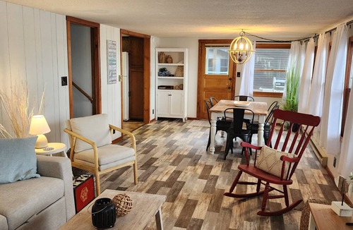 Coldwater Cottage | Charming Lakefront Cottage on Coldwater Lake