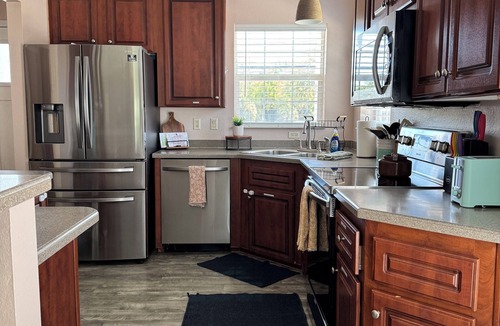 Crystal Beach House | Charming Palm Harbor Escape. - Cozy Home Near Gulf Beaches