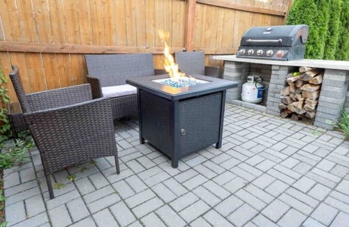 Plymouth House | Charming Plymouth retreat hot tub fire pit