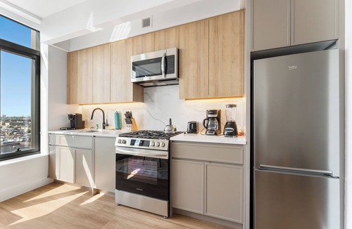 Bath Beach Apartment | Charming studio in brilliant Brooklyn with WiFi, AC, fitness room