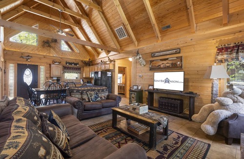 Branson Cedars Cabin | Charming Wood Log Cabin Private Hot Tub in Woods Wifi Fireplace Vaulted Ceilings Near Big Cedar