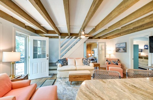 Myrtle Beach House | Chic Historic Myrtle Beach Cottage: Steps to Beach